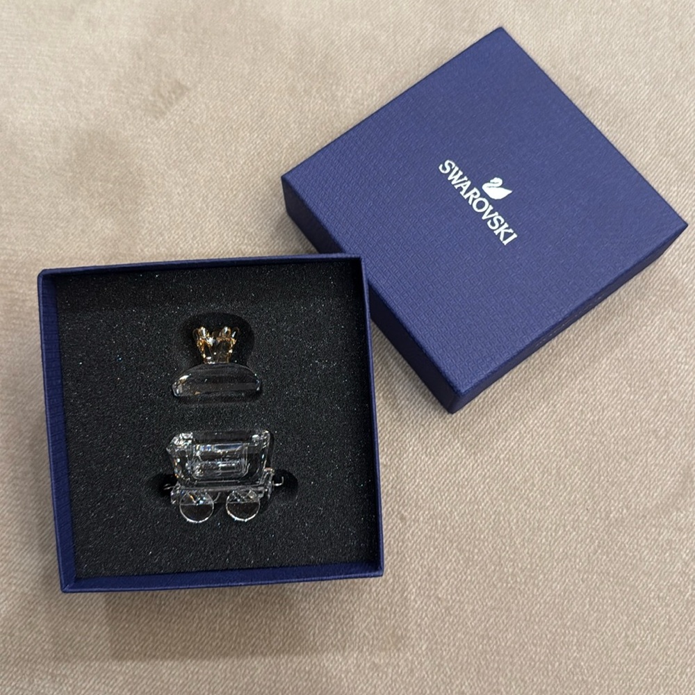 Swarovski “baby’s first tooth” holder